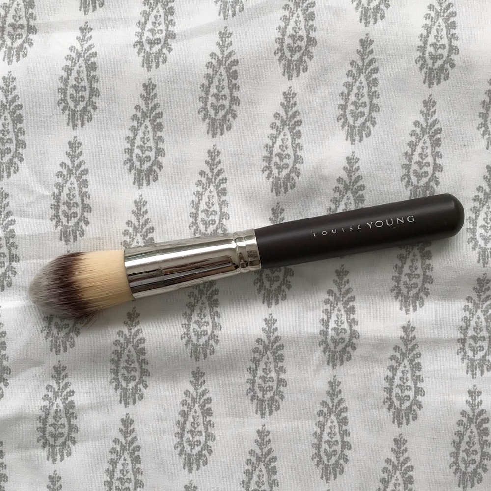 louise young cosmetics makeup brush